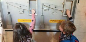 children learning how engines work