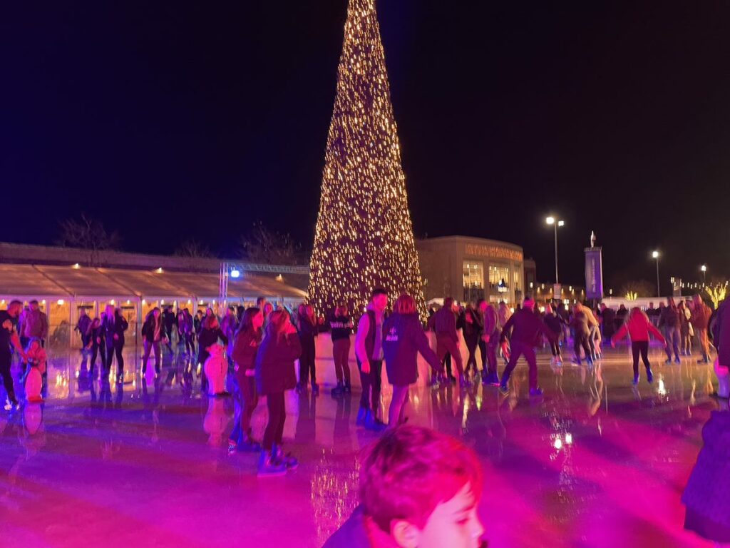 Review Yorkshire’s Winter Wonderland at York Designer Outlet Raring2go!