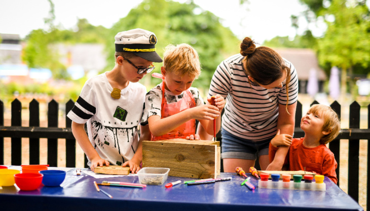 Summer workshops: Make a hanging basket at Exbury Gardens