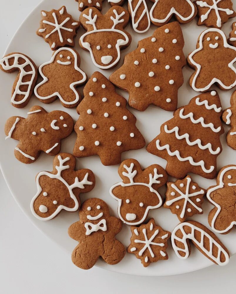 Gingerbread Decorating, Baltic Art