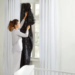 baby gadget feature zello black out blind