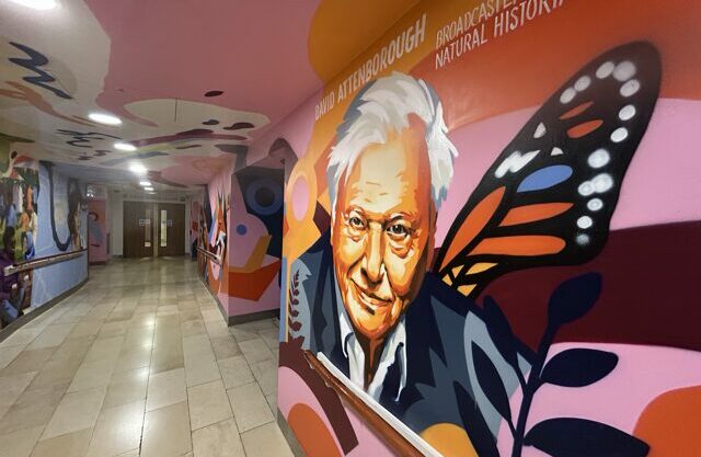 HX_24hCorridor_David Attenborough